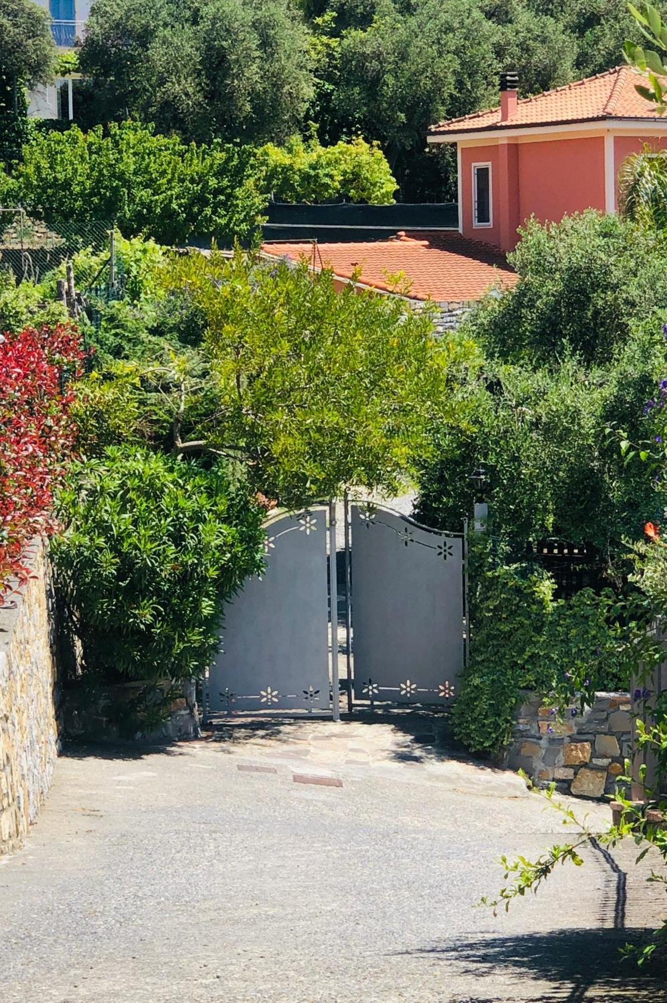 Le Jardin Sur Mer Avec Bike Et Mtb Tour Hotel Imperia Exterior photo